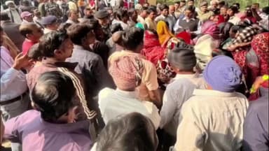 गोमिया: मंत्री योगेंद्र प्रसाद आई.एल मनोरंजन केंद्र में जिला स्तरीय बाल विवाह मुक्त कार्यशाला में हुए शामिल