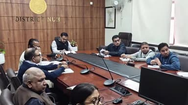 नूह: नूंह में उपायुक्त ने स्वास्थ्य विभाग की समीक्षा बैठक में दिए अधिकारियों को आवश्यक दिशा-निर्देश