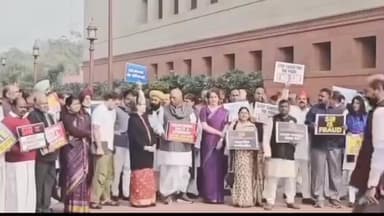 মথুরাপুর ১: সংসদে এসআইয়ের নিয়ে আলোচনা সভার দাবিতে সংসদের বাইরে ইন্ডিয়া ব্লকের সাংসদরা বিক্ষোভ দেখান