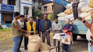 বজবজ ২: বজবজ দুই নম্বর ব্লকের অধিকাংশ চাষীরা ধান বেচা শুরু করে পঞ্চায়েত সমিতির তত্ত্বাবধানে