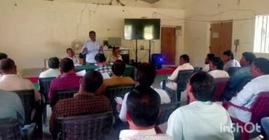 లింగాల: లింగాల మండల ఎన్నికల రిటర్నింగ్ అధికారులకు గ్రామ కార్యదర్శులకు నామినేషన్ ప్రక్రియ పై శిక్షణ కార్యక్రమం