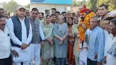 रावतसर: कांग्रेस के नवनियुक्त जिलाध्यक्ष मनीष मक्कासर का रावतसर में पूर्व पालिका अध्यक्ष नीलम हरवीर सहारण ने किया भव्य स्वागत