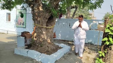 ధర్మారం: శ్రీ దత్తాత్రేయ స్వామికి ప్రత్యేక పూజలు నిర్వహించిన సంక్షేమ శాఖ మంత్రి అడ్డూరు లక్ష్మణ్ కుమార్