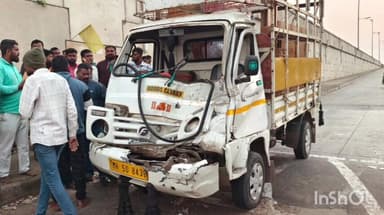 कवठे महांकाळ: नागज फाट्याजवळ मालवाहतूक टेम्पोची बसला पाठीमागून धडक,टेम्पोचे नुकसान