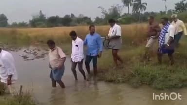 టెక్కలి: సంతబొమ్మాలి మండలంలోని పలు గ్రామాల ఎత్తిపోతల పథకానికి అనుకూలంగా ఉన్న గరీబ్ గడ్డను పరిశీలించిన APSIDC SE సుబ్రహ్మణ్యం