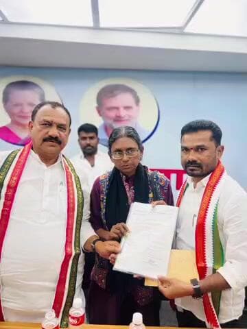 ఖానాపూర్: PCC అధ్యక్షులు మహేష్ కుమార్ గౌడ్ చేతులమీదుగా డీసీసీ నియామక పత్రం అందుకున్న ఖానాపూర్ ఎమ్మెల్యే బొజ్జు పటేల్