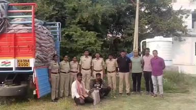 మోతే: సింగరేణిపల్లి టోల్ప్లాజా వద్ద భారీగా నల్లబెల్లం పట్టివేత