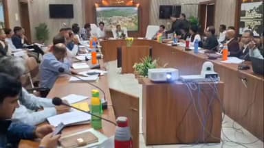 बूंदी: प्रभारी सचिव ने बजट घोषणाओं व पंचायतीराज की विभिन्न योजनाओं की समीक्षात्मक बैठक ली
