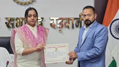 सेंधवा: सीएम हेल्पलाइन में उत्कृष्ट कार्य करने पर कलेक्टर ने सैंधवा CMO व अन्य अधिकारियों को प्रशस्ति पत्र से किया सम्मानित