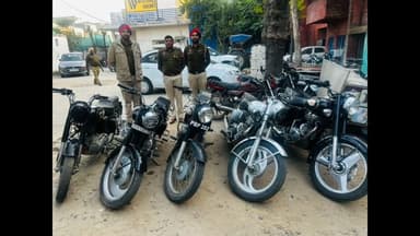ਭੋਗਪੁਰ: ਭੋਗਪੁਰ ਵਿਖੇ ਨਾਕੇਬੰਦੀ ਦੌਰਾਨ ਪੁਲਿਸ ਨੇ ਪੰਜ ਮੋਟਰਸਾਈਕਲ ਕਿਤੇ ਜਬਤ