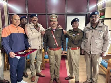 चमोली: पुलिस कार्यालय गोपेश्वर में उपनिरीक्षक सशस्त्र पुलिस की दलनायक के पद पर पदोन्नति पर आयोजित किया गया समारोह