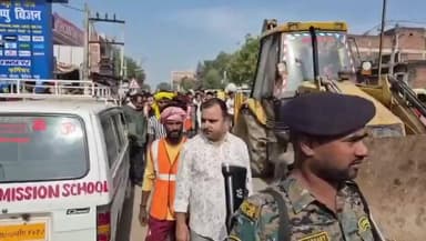 शाहपुर: चौरास्ता व नगर में चला अतिक्रमण हटाओ अभियान, पूरे दिन बाजार में मची रही अफरा-तफरी