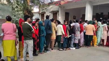 चंदौसी: विकासखंड बनिया खेड़ा में मुख्यमंत्री सामूहिक विवाह योजना के तहत दहेज का सामान किया गया वितरण, कन्याओं के खिले चेहरे