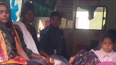 संडीला: कोथावा-संडीला मार्ग पर लालपुर मोड़ के पास ई-रिक्शा का पहिया निकलने से पलटा, 5 सवारी घायल