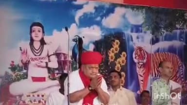 बदनावर: पंडित कमल किशोर नागर आज से करेंगे भागवत कथा, नगर में निकली कलश यात्रा का पुष्प वर्षा से हुआ स्वागत