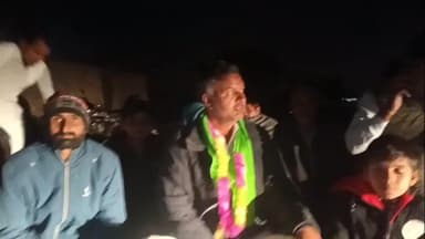 2D गांव में रास्ते की मांग को लेकर किसानों का अनिश्चितकालीन धरना जारी, 5 दिसंबर को करेंगे सीएम सभा का विरोध