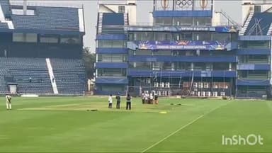 କଟକ ପୌରାଞ୍ଚଳ: ବାରବାଟୀ ଷ୍ଟାଡିୟମରେ ଭାରତ - ଦକ୍ଷିଣ ଆଫ୍ରିକା ଟି୨୦ ମ୍ୟାଚ ପାଇଁ ପିଚର ସ୍ଥିତି ଅନୁଧ୍ୟାନ କଲେ ବିସିସିଆଇର ପିଚ୍ କ୍ୟୁରେଟର