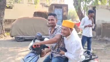 बार्शीटाकळी: लग्नाआधी मतदानाचा संकल्प! बार्शीटाकळीतील नवरदेवाचा आदर्श निर्णय..!