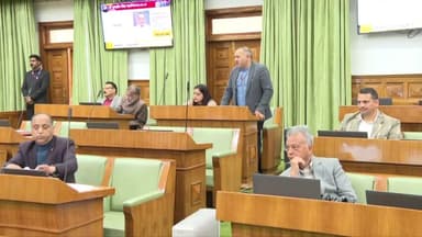 "भेड़पालकों की परेशानियों पर बोले भरमौर के विधायक डॉ. जनक राज—सरकार से ठोस समाधान की मांग"