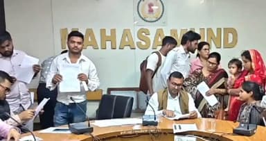 महासमुंद: अपर कलेक्टर सचिन भूतड़ा ने जन चौपाल में लोगों की मांग एवं समस्याएं सुनीं