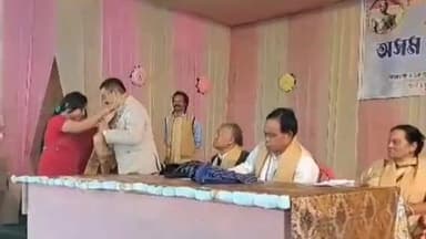 পশ্চিম ডিব্ৰুগড়: বৰবৰুৱাৰ ছ্যুকাফা ভৱনত ছ্যুকাফা ভৱনত নিৰ্মাণ আৰু পৰিচালনা সমিতিৰ উদ্যোগত অনুষ্ঠিত হয় অসম দিৱস