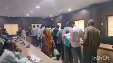 नवागढ़: बेमेतरा कलेक्ट्रेट में बुजुर्ग दंपति ने वृद्धा पेंशन की राशि की मांग को लेकर अपर कलेक्टर से लगाई गुहार