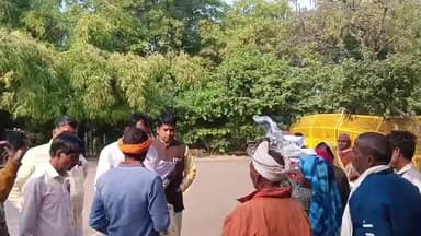 खंडवा नगर: जनसुनवाई में ग्रामीणों का फूटा गुस्सा, आवास योजना की किस्त रुकी, विधायक प्रतिनिधि ने अधिकारियों से की बात