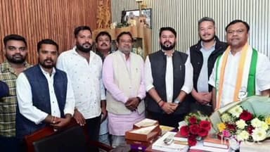 बेमेतरा जिला कांग्रेस कमेटी के कार्यकर्ताओं ने रायपुर में प्रदेश कांग्रेस कमेटी के अध्यक्ष दीपक बैज से मुलाकात की