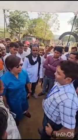 कळमेश्वर: गोधनीतील पिटेसूर येथे मतदान प्रक्रियेत भोंगळ कारभार, माजी जिल्हा परिषद उपाध्यक्ष कुंदा राऊत यांची धाव