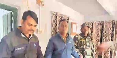 सिमडेगा: ACB ने सिमडेगा में गृह रक्षक वाहिनी के मुंशी को ₹5,000 रिश्वत लेते रंगे हाथ पकड़ा