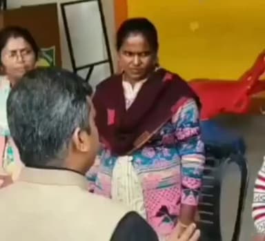 प्रयागराज में एस आई आर कार्यक्रम में उत्कृष्ट कार्य करने वाले 19 बूथ लेवल अधिकारियों को जिलाधिकारी ने किया सम्मानित