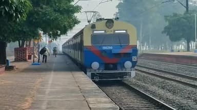 দুবরাজপুর: রেললাইনের জরুরি মেরামতির কারণে বুধবার অর্থাৎ ৩ ডিসেম্বর, দুবরাজপুরের কুখুটিয়া রেলগেট সাময়িকভাবে বন্ধ থাকবে