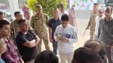 ফলতা: ফলতা বিধানসভার এলাকাবাসীদের অভাব অভিযোগের কথা শোনেন জাহাঙ্গীর খান এলাকাবাসীদের সমস্যা দ্রুত সমাধানের আশ্বাস দেন তিনি