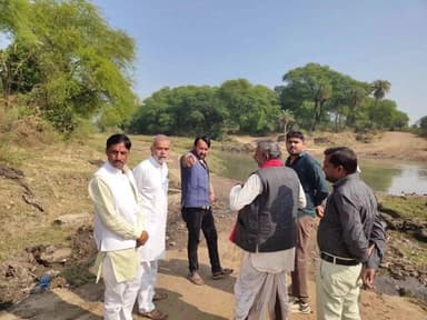 नरसिंहगढ़: कुंवर कोटरी में मंदिर व विकास कार्यों का अवलोकन करने पहुंचे विधायक प्रतिनिधि सुदीप शर्मा, कहा कोई कमी नहीं रखेंगे