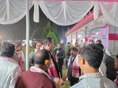 ছয়গাঁও: ছয়গাঁও বাটাকুছি বিষহৰি ৰাইজ গয়ৰহৰ দ্বাৰা আয়োজিত বাৰ্ষিক পূজাত উপস্থিত বিধায়ক হেমাংগ ঠাকুৰীয়া