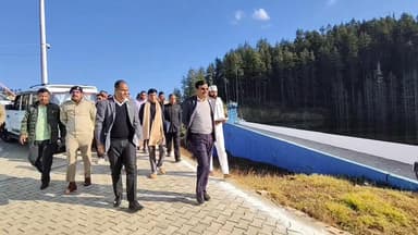 👹उत्तराखंड के मुख्य सचिव आनंद वर्धन ने आज लोहाघाट के प्रसिद्ध अद्वैत आश्रम मायावती ,कोली ढेक झील व अद्वैत आश्रम मायावती ...