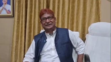 সিউড়ি ২: দু'নম্বর ব্লক এলাকায় তৃণমূলের গোষ্ঠীদ্বন্দ্ব মেটানো প্রসঙ্গে একাধিক মন্তব্য করলেন দু নম্বর ব্লকের তৃণমূলের ব্লক সভাপতি