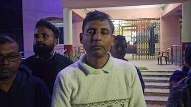 ১৩ বছরের এক নাবালিকার শ্লী*ল*তাহানি! সোনামুড়ার হাসপাতাল সংলগ্ন এলাকায় তীব্র চাঞ্চল্য!!
৫০ উর্ধ লম্পট দলিল লিখকের কুনজরে...