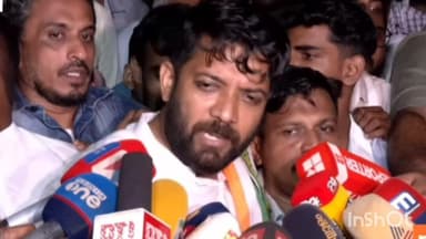 വടകര: രാഹുലിനെതിരായ പരാതി നിയമപരമായി നടക്കട്ടെ, സി.പി.എം ഒരു കാരണംകാണിക്കൽ നോട്ടീസെങ്കിലും നൽകുമോ എന്ന് ഷാഫി പറമ്പിൽ എം.പി