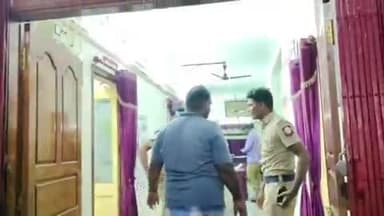 சிதம்பரம்: சிதம்பரத்தில் ஆசிர்வாதம் வாங்குவது போல் நடித்து மூதாட்டியிடம் நகை பறித்தவர் கைது