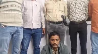 વઢવાણ: સુરેન્દ્રનગર એસ.ઓ.જી પોલીસે ત્રણ વર્ષથી 302 ના ગુનામાં નાસતા ફરતા આરોપીને મોગર ગામેથી ઝડપી પાડ્યો