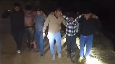 खुर्जा: हत्या के प्रयास में वांछित बदमाशों से खुर्जा पुलिस और स्वाट टीम की देहात में मुठभेड़