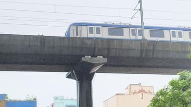 திருவொற்றியூர்: திருவொற்றியூர் தொகுதி 5வது வார்டு நெய்தல் நகர் பகுதியில் மெட்ரோ ரயில்வே நிலையத்தில் மழை நீரை விடுவதால் பாதிப்பு.