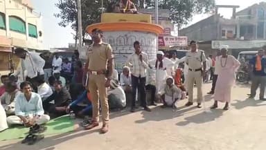 हिंगोली: सेनगाव तालुक्यातील गोरेगाव येथे शेतकऱ्यांचे ठिया आंदोलन