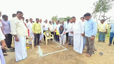 ಹಡಗಲಿ: ಪಟ್ಟಣದಲ್ಲಿ ವಾಲ್ಮೀಕಿ ಸಮುದಾಯ ಭವನದ ಕಾಂಪೌಂಡ್ ನಿರ್ಮಾಣಕ್ಕೆ,ಭೂಮಿ ಪೂಜೆ ನೆರವೇರಿಸಿ ಕಾಮಗಾರಿಗೆ ಚಾಲನೆ ನೀಡಿದ, ಶಾಸಕ ಕೃಷ್ಣ ನಾಯ್ಕ್