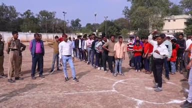 #विश्व_दिव्यांग_दिवस पर आज जिला स्तरीय खेलकूद प्रतियोगिता एवं सांस्कृतिक कार्यक्रमों का आयोजन शा.बा.उ.मा.वि.क्र.2 नीमच ...