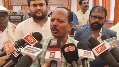 ନୂଆପଡା: ପୋଲିସ ପଡ଼ିଆରେ ଅନ୍ତର୍ଜାତୀକ ଭିନ୍ନକ୍ଷମ ଦିବସ ପାଳିତ, ଜିଲ୍ଲାପାଳଙ୍କ ପ୍ରତିକ୍ରିୟା