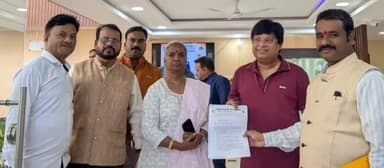 दंतेवाड़ा: बचेली में एनएमडीसी के सीएमडी अमिताभ मुखर्जी को खदान मजदूर संघ ने सौंपा ज्ञापन