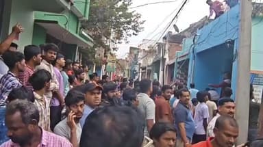 ଗୁଣୁପୁର: ଗୁଣପୁର ବାକିଟି ସାହିରେ ଅଗ୍ନିକାଣ୍ଡ ଘଟି ବହୁ ଜିନିଷପତ୍ର ପୋଡ଼ି ପାଉଁଶ,ନିଆଁ ଲାଗିବା କାରଣ ଅସ୍ଵଷ୍ଟ,ନିଆଁ କୁ ଆୟତ୍ତ କଲା ଅଗ୍ନିଶମ ବିଭାଗ