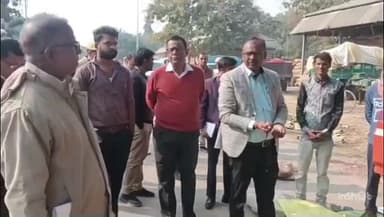 महाराजगंज: जिलाधिकारी संतोष कुमार शर्मा ने परतावल मंडी का किया निरीक्षण